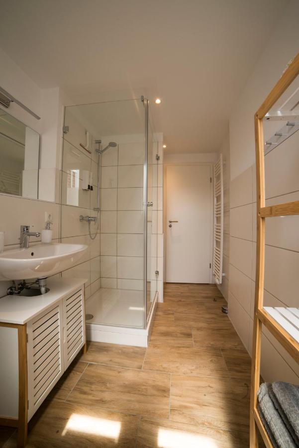 Schoene Ferienwohnung 54 M², Zentrumsnah, Kingbett Erfurt Exterior foto